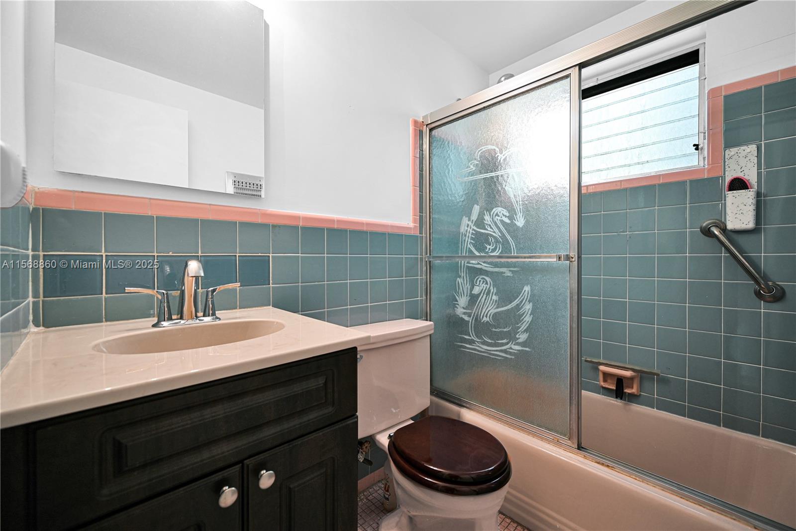 350 Collins Ave 210, Miami Beach, Florida 33139, 1 Bedroom Bedrooms, ,1 BathroomBathrooms,Residential,For Sale,350 Collins Ave 210,A11568860