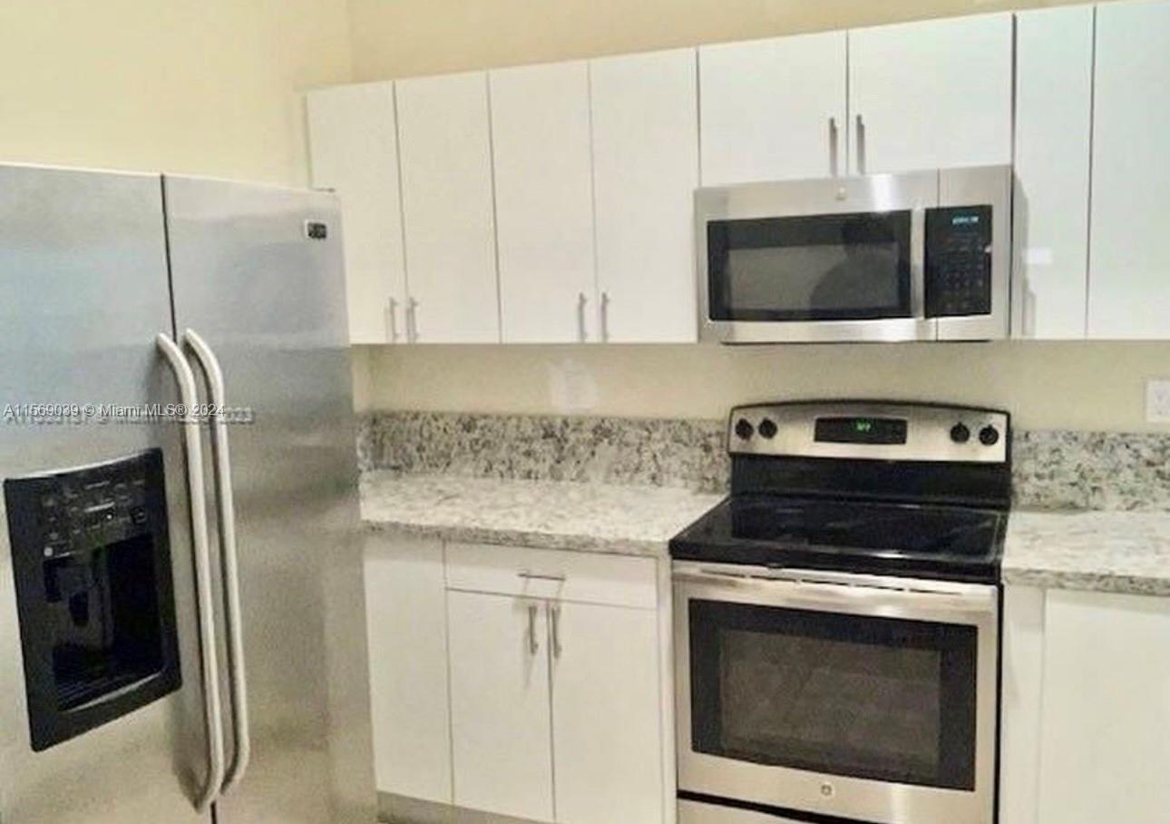 1656 SE 29th Ct 107, Homestead, Florida 33035, 3 Bedrooms Bedrooms, ,2 BathroomsBathrooms,Residentiallease,For Rent,1656 SE 29th Ct 107,A11569039