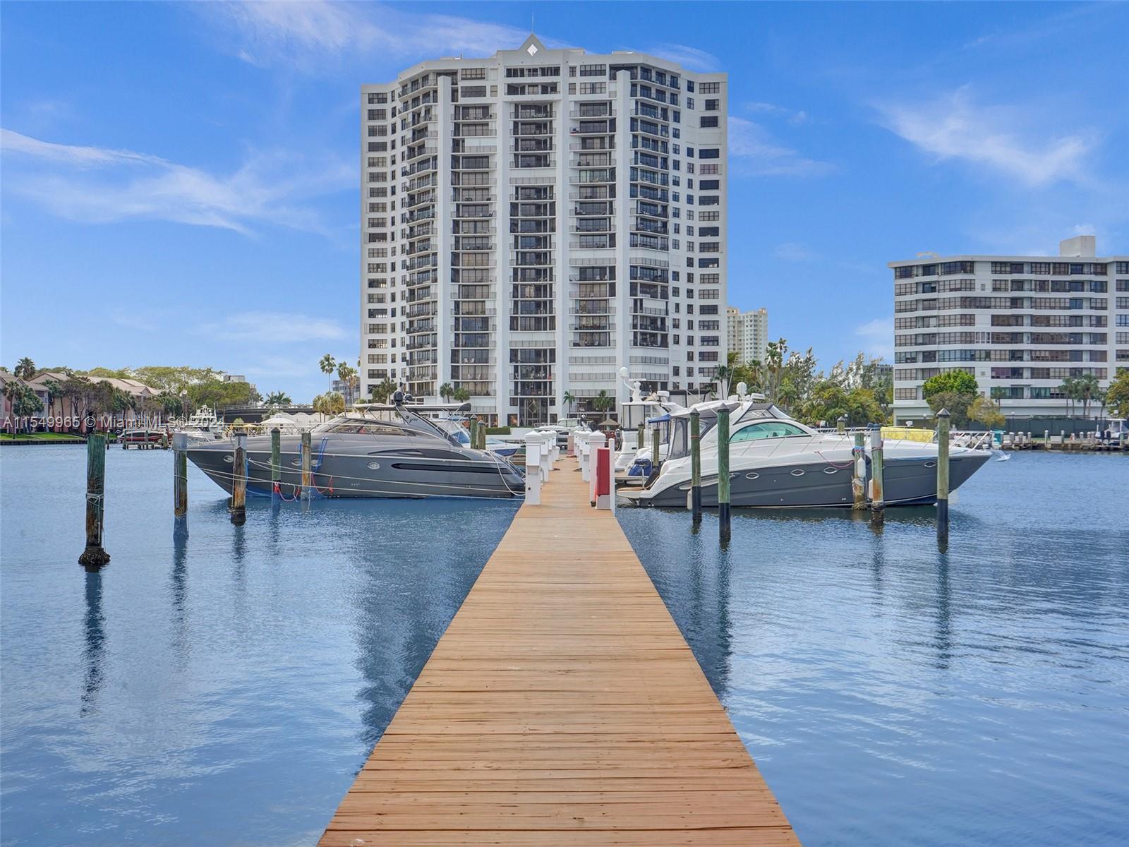 2667 S Parkview Dr, Hallandale Beach, Florida 33009, 2 Bedrooms Bedrooms, ,2 BathroomsBathrooms,Residential,For Sale,2667 S Parkview Dr,A11549965