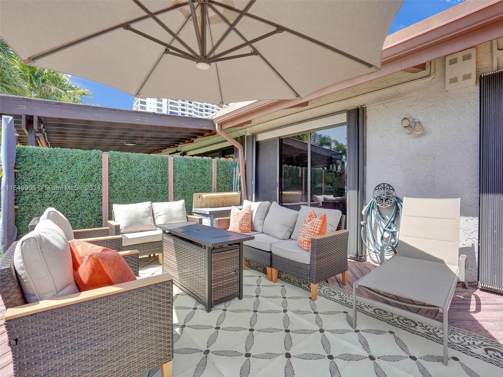 2667 S Parkview Dr, Hallandale Beach, Florida 33009, 2 Bedrooms Bedrooms, ,2 BathroomsBathrooms,Residential,For Sale,2667 S Parkview Dr,A11549965