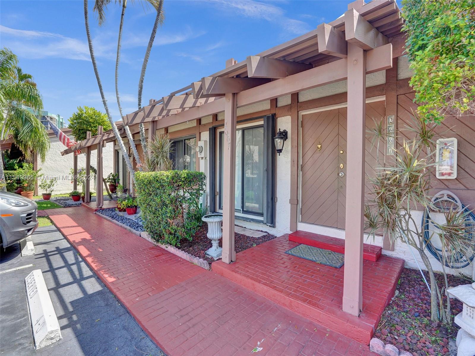 2667 S Parkview Dr, Hallandale Beach, Florida 33009, 2 Bedrooms Bedrooms, ,2 BathroomsBathrooms,Residential,For Sale,2667 S Parkview Dr,A11549965