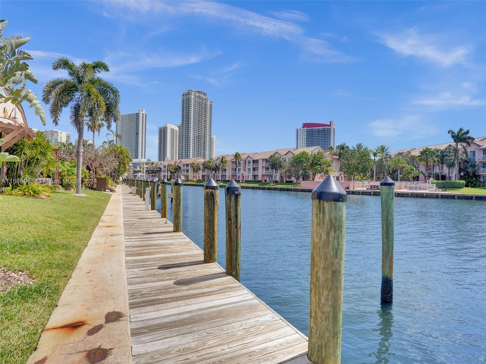 2667 S Parkview Dr, Hallandale Beach, Florida 33009, 2 Bedrooms Bedrooms, ,2 BathroomsBathrooms,Residential,For Sale,2667 S Parkview Dr,A11549965