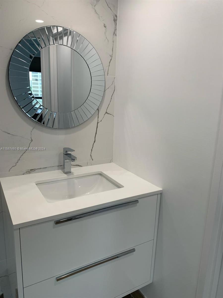 500 THREE ISLANDS BLVD 527, Hallandale Beach, Florida 33009, 1 Bedroom Bedrooms, ,1 BathroomBathrooms,Residentiallease,For Rent,500 THREE ISLANDS BLVD 527,A11567480