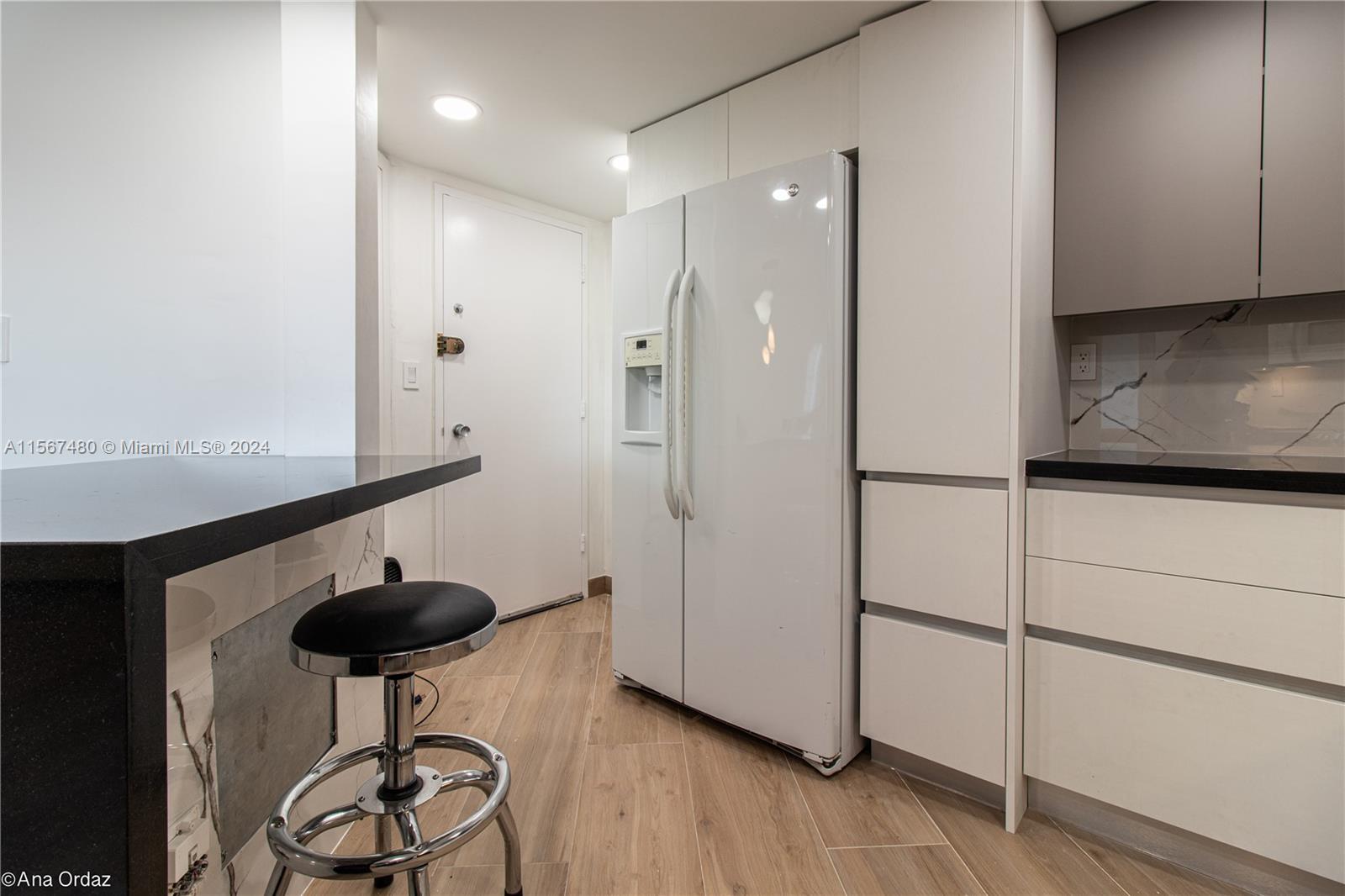500 THREE ISLANDS BLVD 527, Hallandale Beach, Florida 33009, 1 Bedroom Bedrooms, ,1 BathroomBathrooms,Residentiallease,For Rent,500 THREE ISLANDS BLVD 527,A11567480