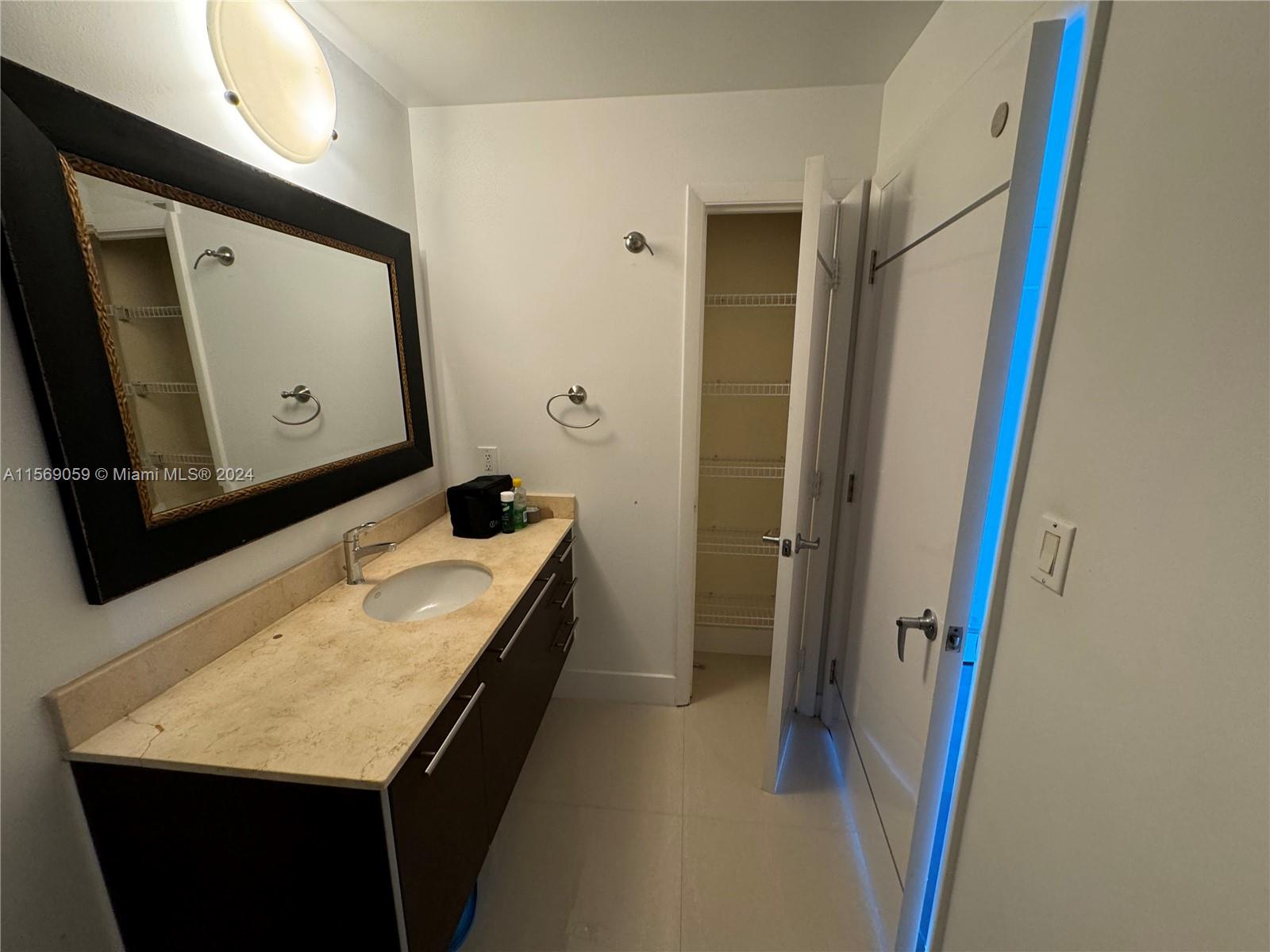 1900 N Bayshore Dr 1401, Miami, Florida 33132, 2 Bedrooms Bedrooms, ,2 BathroomsBathrooms,Residential,For Sale,1900 N Bayshore Dr 1401,A11569059