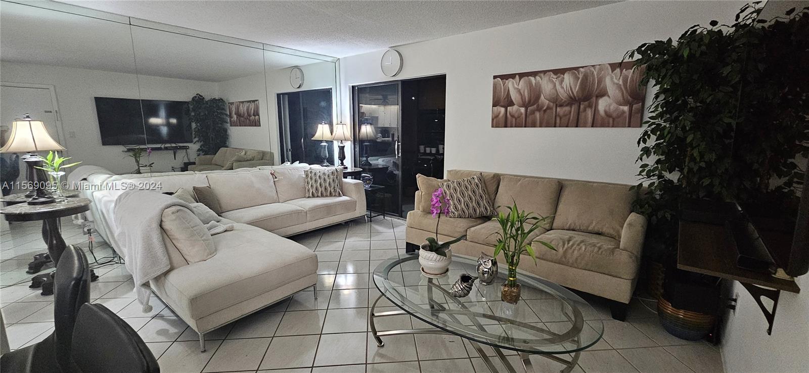 9958 N Belfort Cir 102, Tamarac, Florida 33321, 2 Bedrooms Bedrooms, ,2 BathroomsBathrooms,Residentiallease,For Rent,9958 N Belfort Cir 102,A11569095