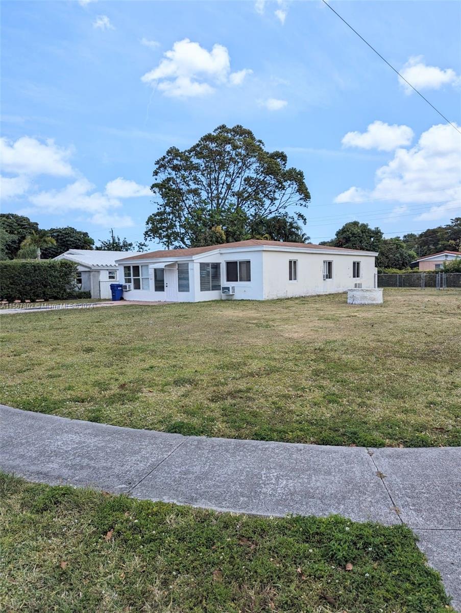 1300 NE 180th St, North Miami Beach, Florida 33162, 3 Bedrooms Bedrooms, ,1 BathroomBathrooms,Residentiallease,For Rent,1300 NE 180th St,A11567802