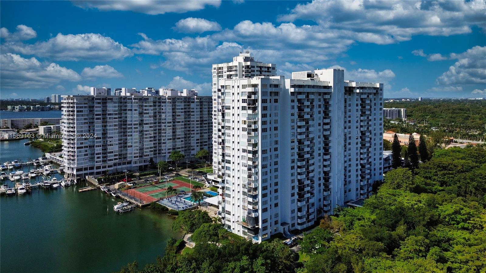 2780 NE 183rd St 1912, Aventura, Florida 33160, 2 Bedrooms Bedrooms, ,2 BathroomsBathrooms,Residential,For Sale,2780 NE 183rd St 1912,A11569103