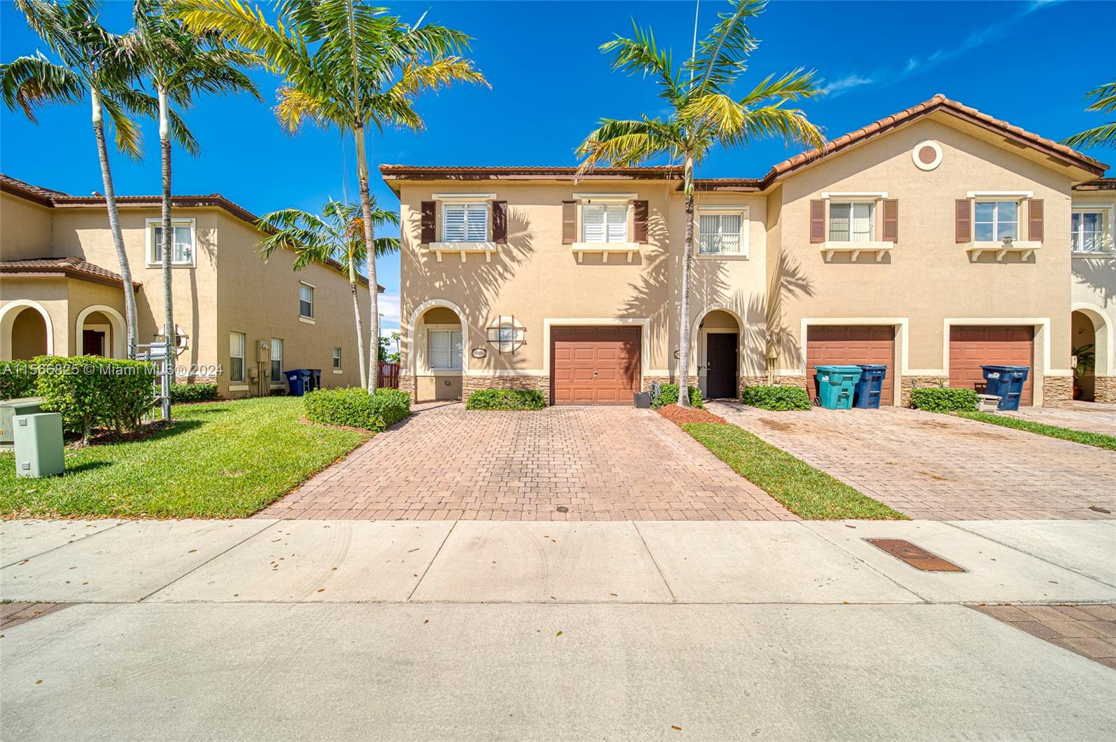 WOW, DO NOT MISS OUT ON THIS SPECTACULAR 3 BED 2.5 BATH 1 CAR GARAGE LAKEFRONT TOWNHOME LOCATED IN LAKES BY THE BAY JAY, THIS PROPERTY FEATURES TILE FLOORS THROUGHOUT THE ENITIRE FIRST FLOOR & LAMINATE WATERPROOF FLOORS THROUGHOUT THE SECOND FLOOR. HUGE LIVING/DINING ROOM AREA, FAMILY ROOM, REMODELED KITCHEN WITH GRANITE COUNTERTOPS AND TOP OF THE LINE SAMSUNG STAINLESS STEEL APPLIANCES, LARGE MASTERBEDROOM WITH TOTALLY REMODELED MASTER BATH, BRAND NEW CENTRAL A/C, HIGHHATS THROUGHOUT, PLANTATION SHUTTERS, CORNER UNIT, LOW HOA FEE, PLUS MUCH MORE. HURRY CALL NOW TO SHOW AS THIS ONE WILL NOT LAST!!