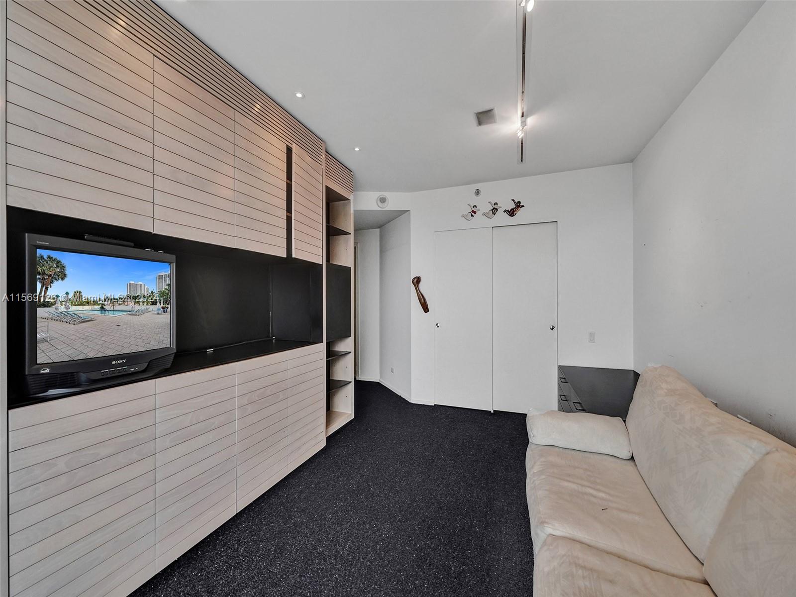 3801 NE 207th St 2301, Aventura, Florida 33180, 2 Bedrooms Bedrooms, ,2 BathroomsBathrooms,Residential,For Sale,3801 NE 207th St 2301,A11569126