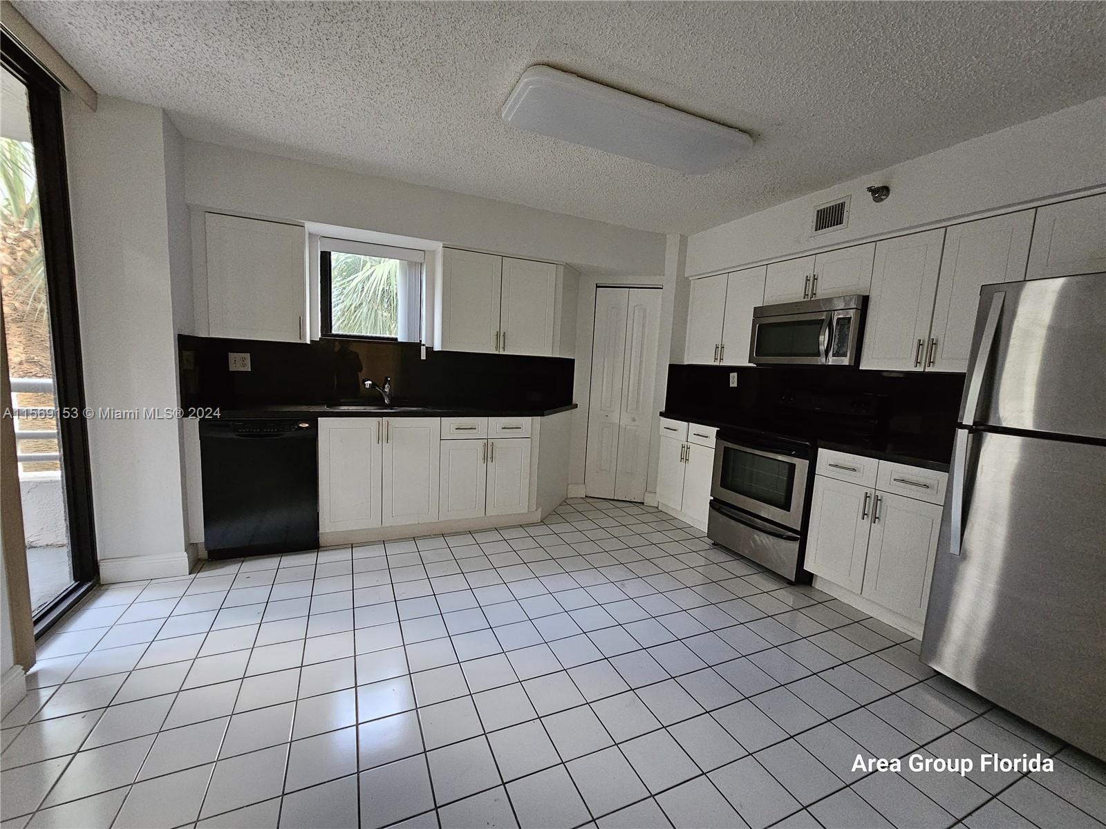 3300 NE 191st St 318, Aventura, Florida 33180, 2 Bedrooms Bedrooms, ,1 BathroomBathrooms,Residentiallease,For Rent,3300 NE 191st St 318,A11569153