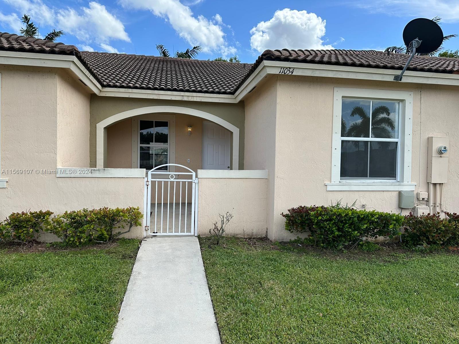 11054 SW 237 LN, Miami, Florida 33032, 2 Bedrooms Bedrooms, ,2 BathroomsBathrooms,Residentiallease,For Rent,11054 SW 237 LN,A11569107