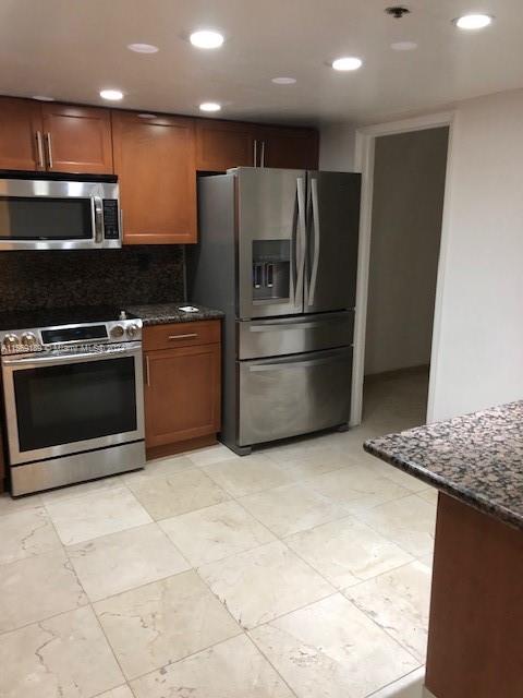 Miami, Florida 33132, 2 Bedrooms Bedrooms, ,2 BathroomsBathrooms,Residentiallease,For Rent,A11569189