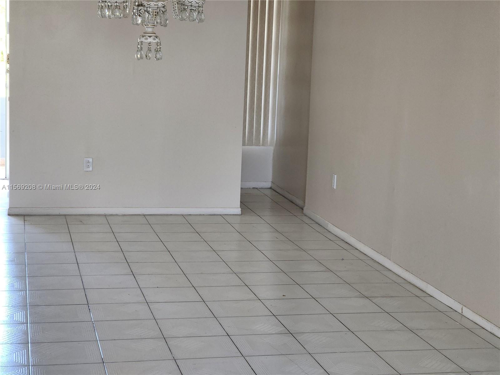 8201 Byron Ave 209, Miami Beach, Florida 33141, 2 Bedrooms Bedrooms, ,2 BathroomsBathrooms,Residential,For Sale,8201 Byron Ave 209,A11569208
