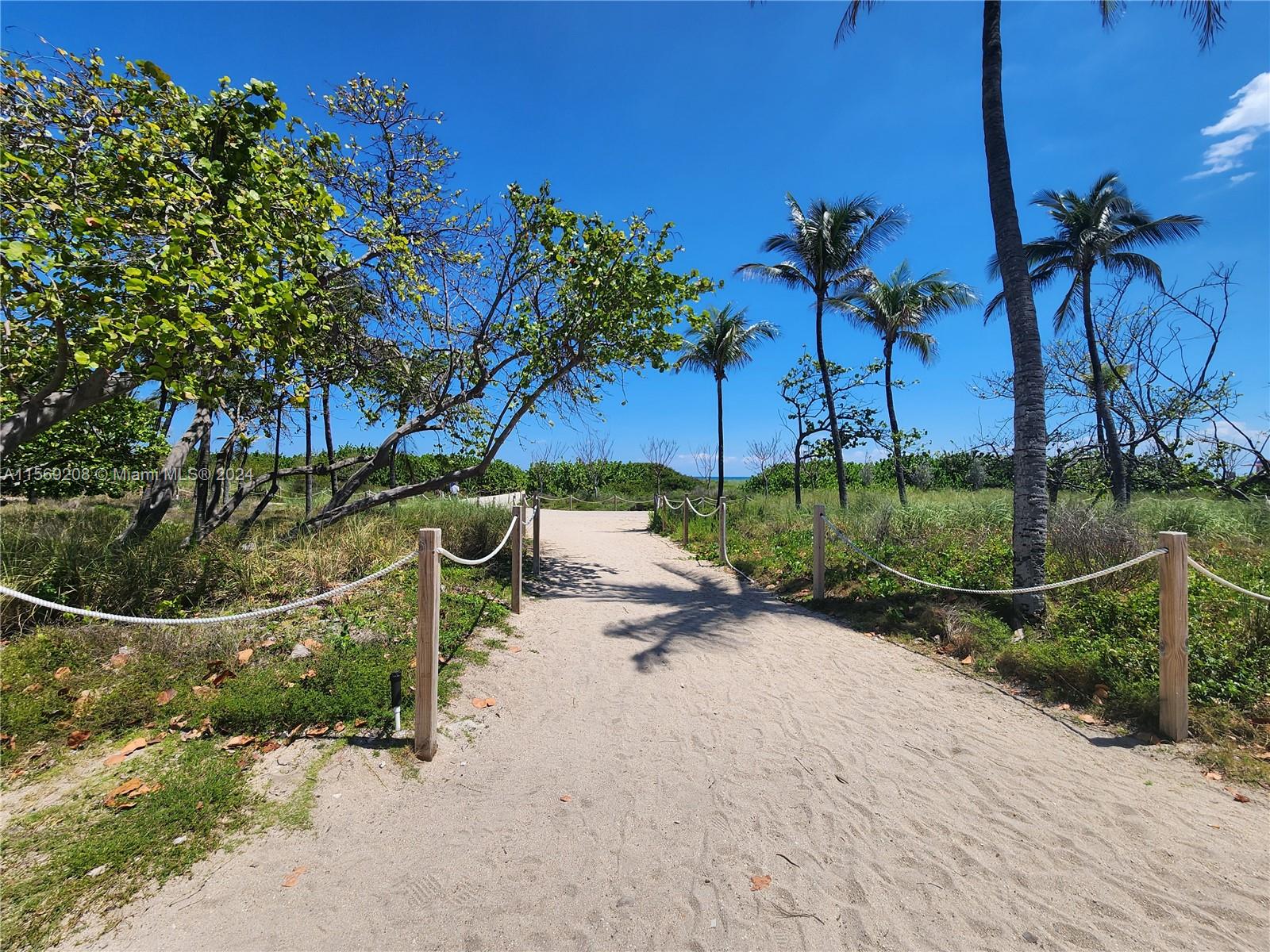 8201 Byron Ave 209, Miami Beach, Florida 33141, 2 Bedrooms Bedrooms, ,2 BathroomsBathrooms,Residential,For Sale,8201 Byron Ave 209,A11569208