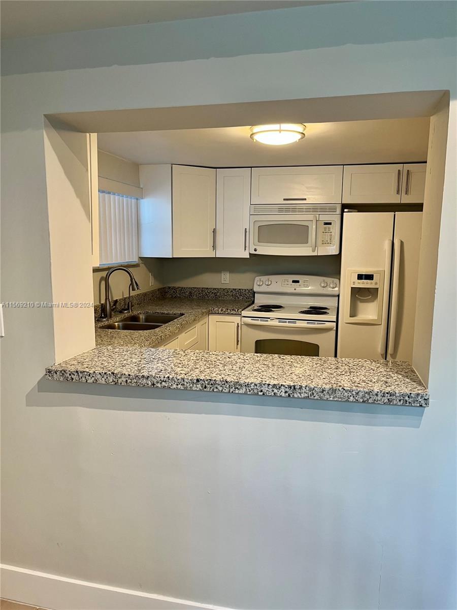 2201 NE 135th Ln, North Miami Beach, Florida 33181, 2 Bedrooms Bedrooms, ,1 BathroomBathrooms,Residential,For Sale,2201 NE 135th Ln,A11569210