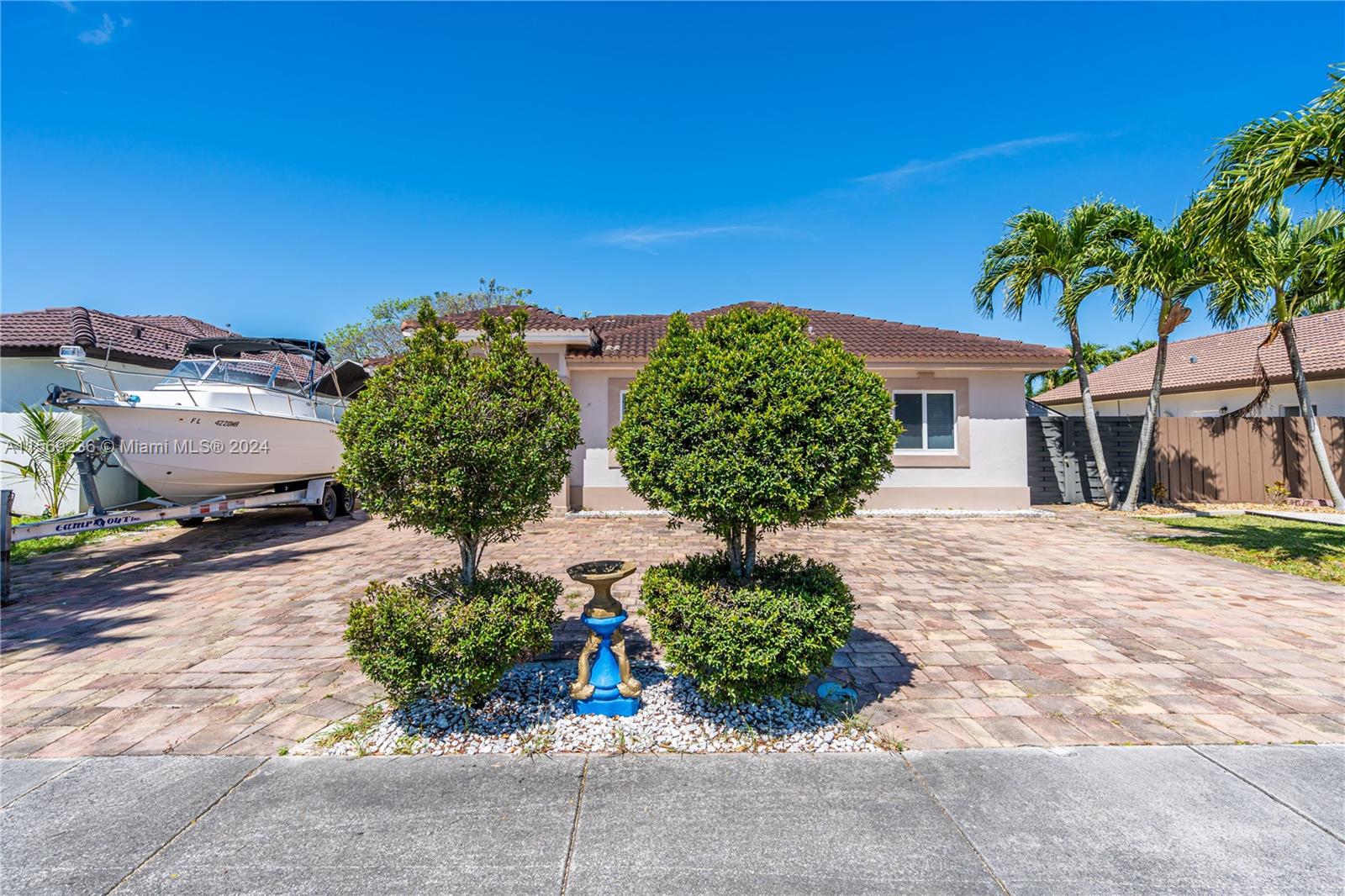 706 SE 14th Pl, Homestead, Florida 33033, 3 Bedrooms Bedrooms, ,2 BathroomsBathrooms,Residential,For Sale,706 SE 14th Pl,A11569236