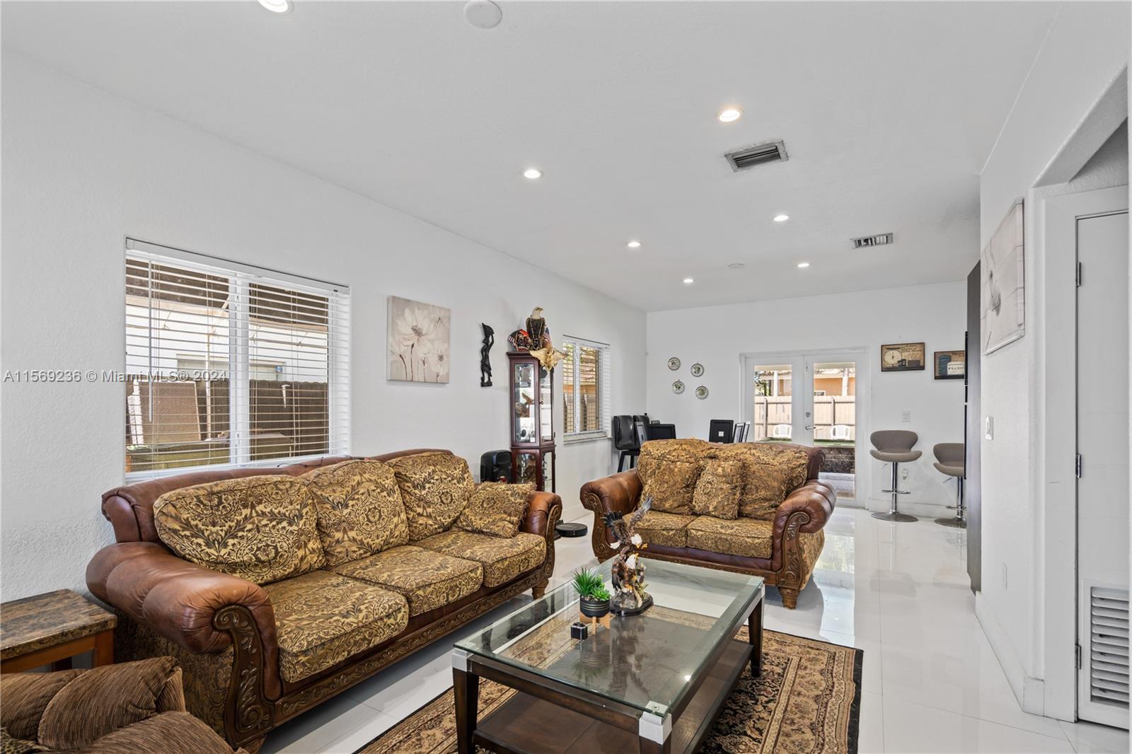 706 SE 14th Pl, Homestead, Florida 33033, 3 Bedrooms Bedrooms, ,2 BathroomsBathrooms,Residential,For Sale,706 SE 14th Pl,A11569236