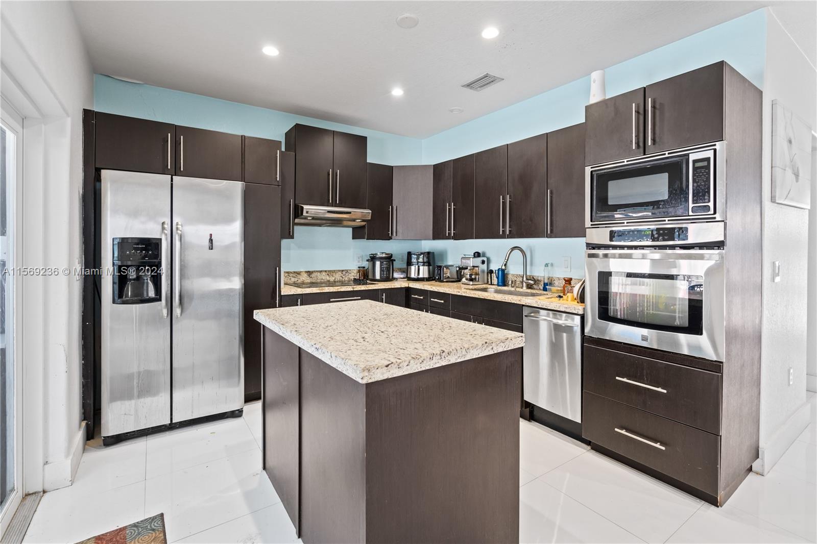 706 SE 14th Pl, Homestead, Florida 33033, 3 Bedrooms Bedrooms, ,2 BathroomsBathrooms,Residential,For Sale,706 SE 14th Pl,A11569236