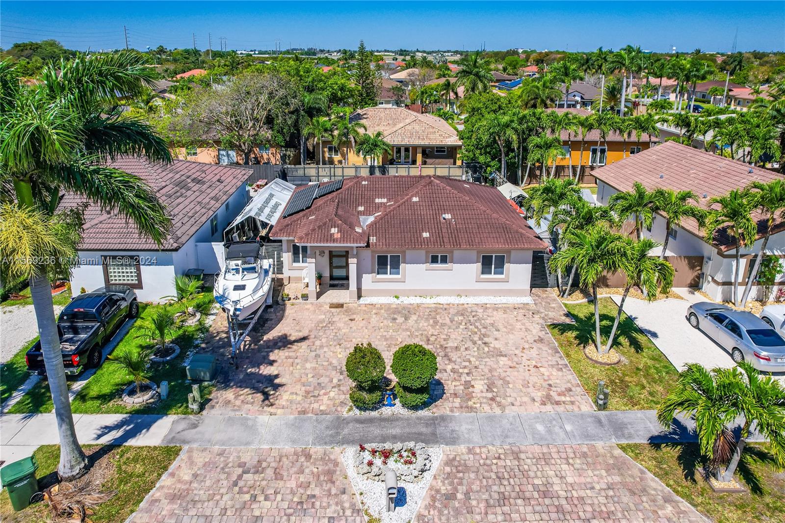 706 SE 14th Pl, Homestead, Florida 33033, 3 Bedrooms Bedrooms, ,2 BathroomsBathrooms,Residential,For Sale,706 SE 14th Pl,A11569236