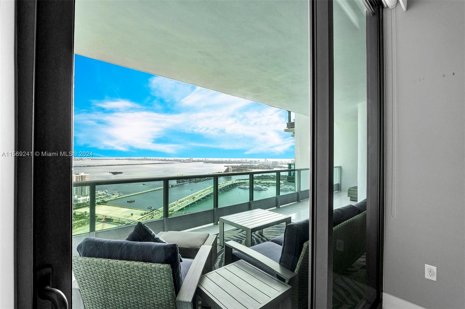 900 Biscayne Blvd 5308, Miami, Florida 33132, 2 Bedrooms Bedrooms, ,3 BathroomsBathrooms,Residentiallease,For Rent,900 Biscayne Blvd 5308,A11569241