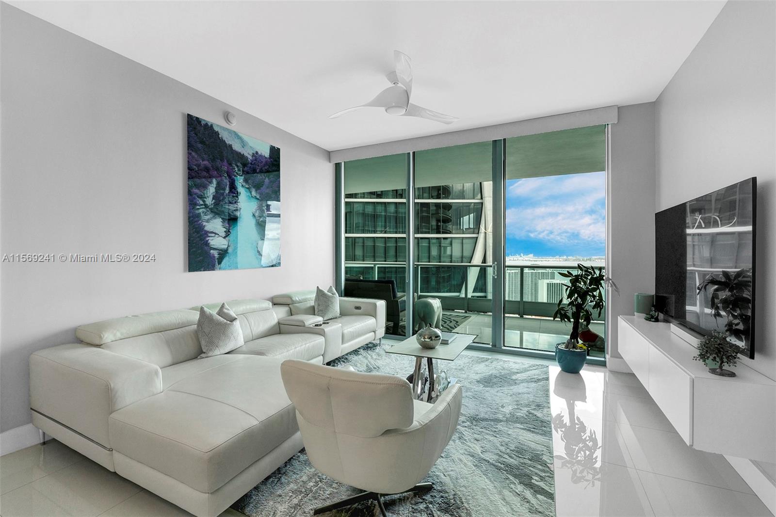 900 Biscayne Blvd 5308, Miami, Florida 33132, 2 Bedrooms Bedrooms, ,3 BathroomsBathrooms,Residentiallease,For Rent,900 Biscayne Blvd 5308,A11569241