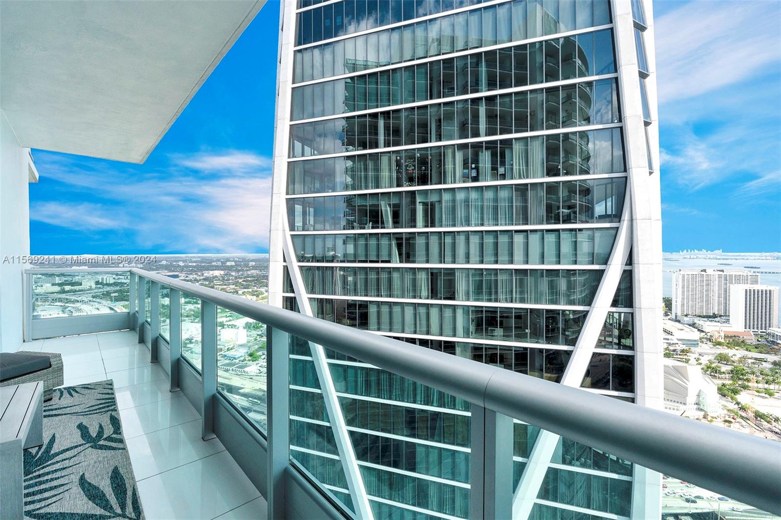 900 Biscayne Blvd 5308, Miami, Florida 33132, 2 Bedrooms Bedrooms, ,3 BathroomsBathrooms,Residentiallease,For Rent,900 Biscayne Blvd 5308,A11569241