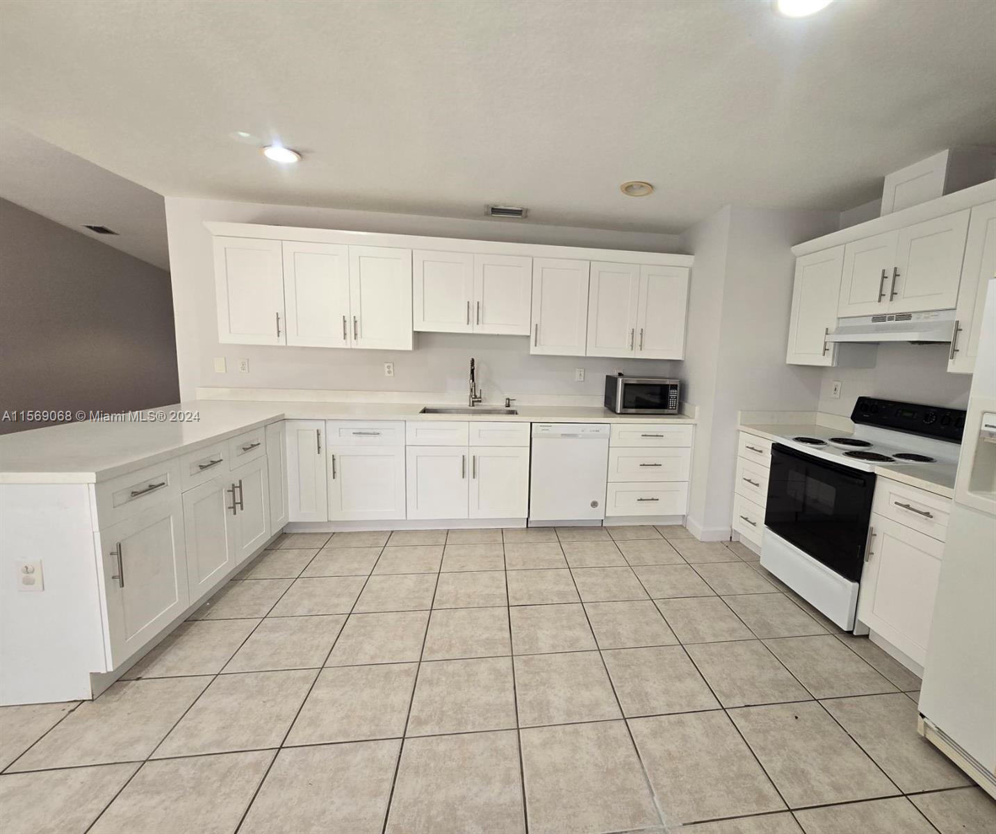 18207 SW 151st Ave, Miami, Florida 33187, 4 Bedrooms Bedrooms, ,3 BathroomsBathrooms,Residentiallease,For Rent,18207 SW 151st Ave,A11569068