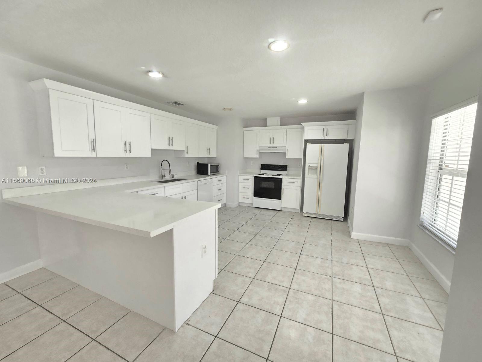 18207 SW 151st Ave, Miami, Florida 33187, 4 Bedrooms Bedrooms, ,3 BathroomsBathrooms,Residentiallease,For Rent,18207 SW 151st Ave,A11569068
