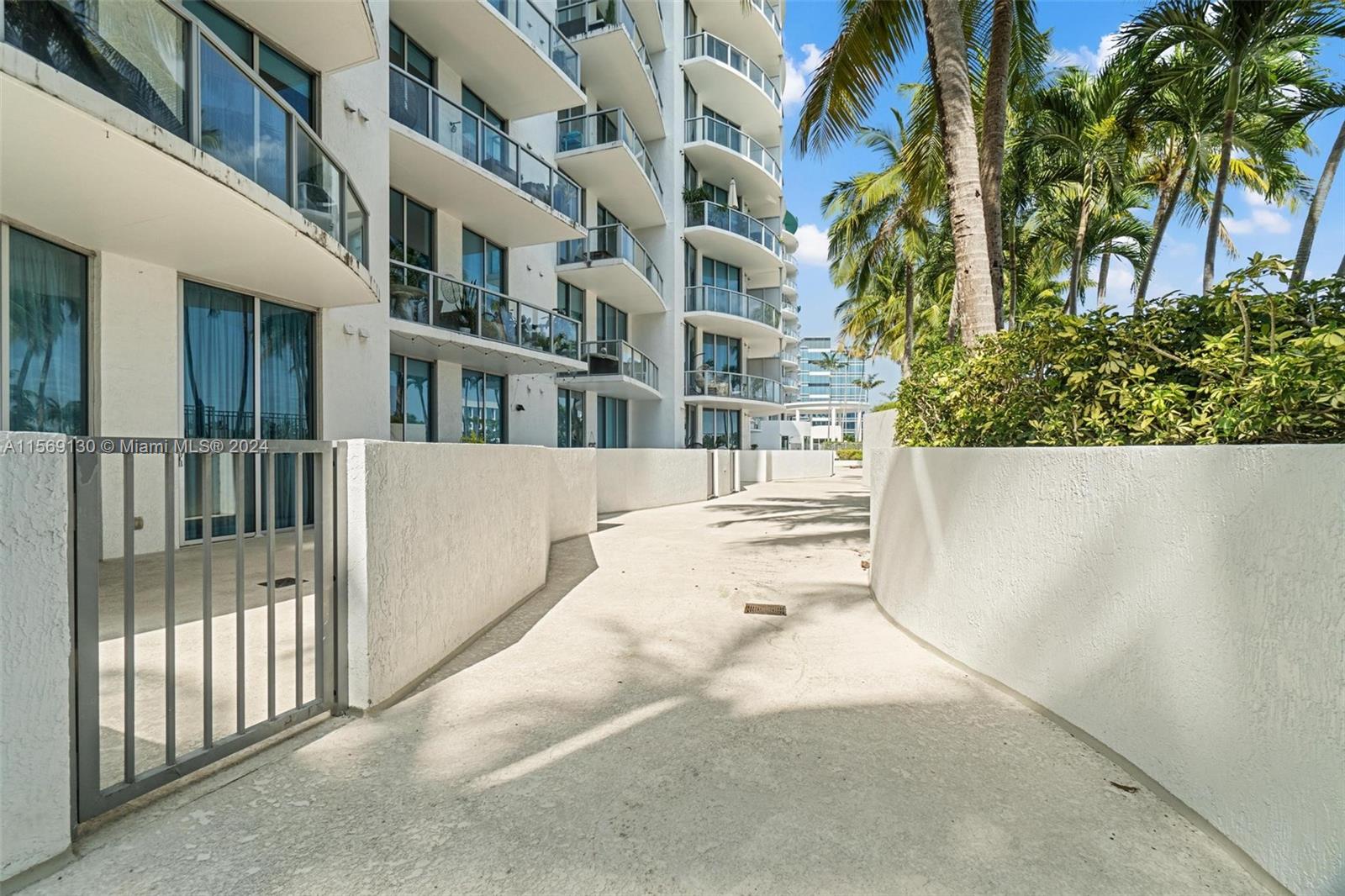 3029 NE 188th St 324, Aventura, Florida 33180, 1 Bedroom Bedrooms, ,2 BathroomsBathrooms,Residentiallease,For Rent,3029 NE 188th St 324,A11569130