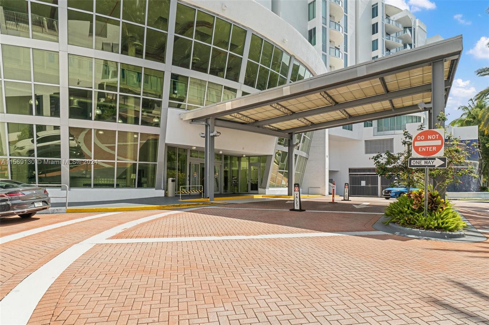 3029 NE 188th St 324, Aventura, Florida 33180, 1 Bedroom Bedrooms, ,2 BathroomsBathrooms,Residentiallease,For Rent,3029 NE 188th St 324,A11569130