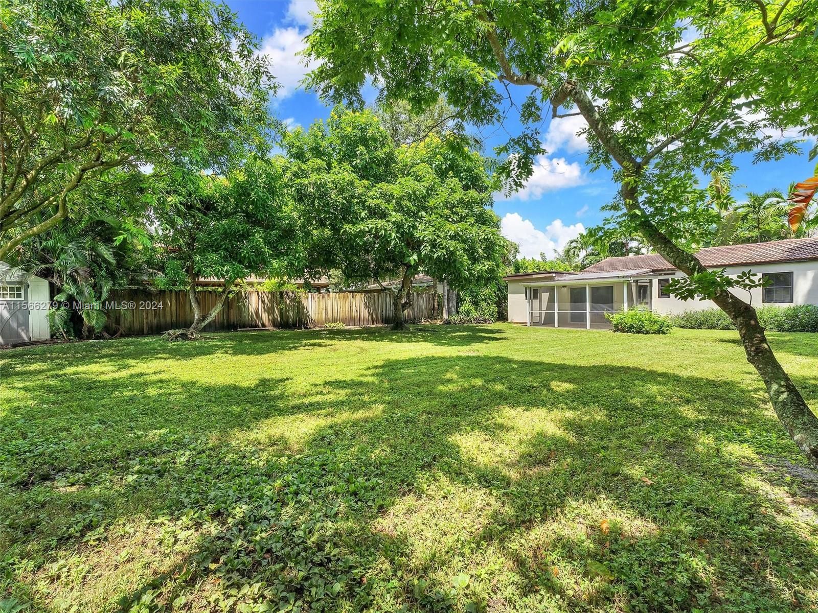 5912 SW 42nd Ter, Miami, Florida 33155, 3 Bedrooms Bedrooms, ,2 BathroomsBathrooms,Residentiallease,For Rent,5912 SW 42nd Ter,A11566279