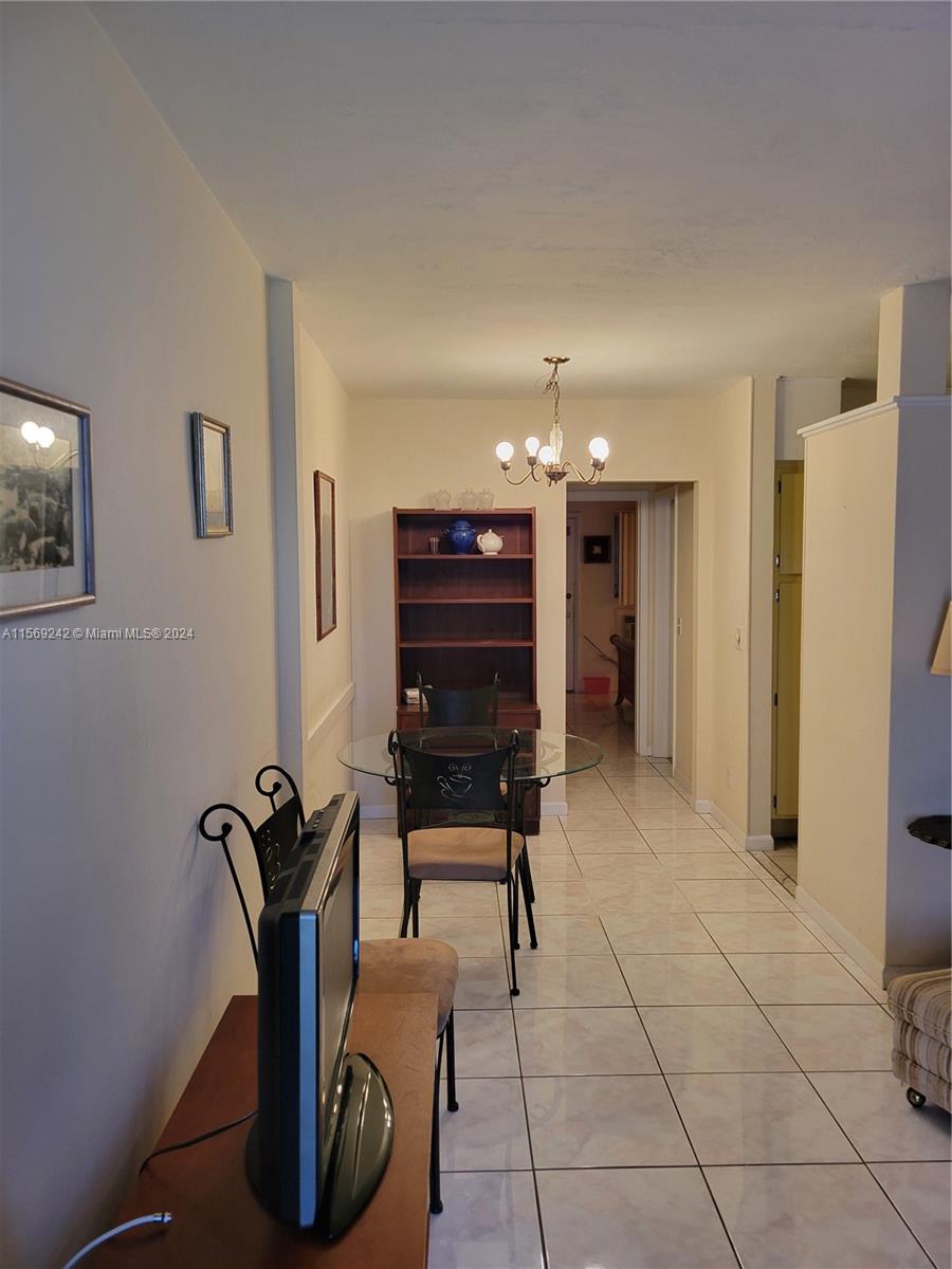 820 SW 11th Ave 8B, Hallandale Beach, Florida 33009, 1 Bedroom Bedrooms, ,1 BathroomBathrooms,Residential,For Sale,820 SW 11th Ave 8B,A11569242
