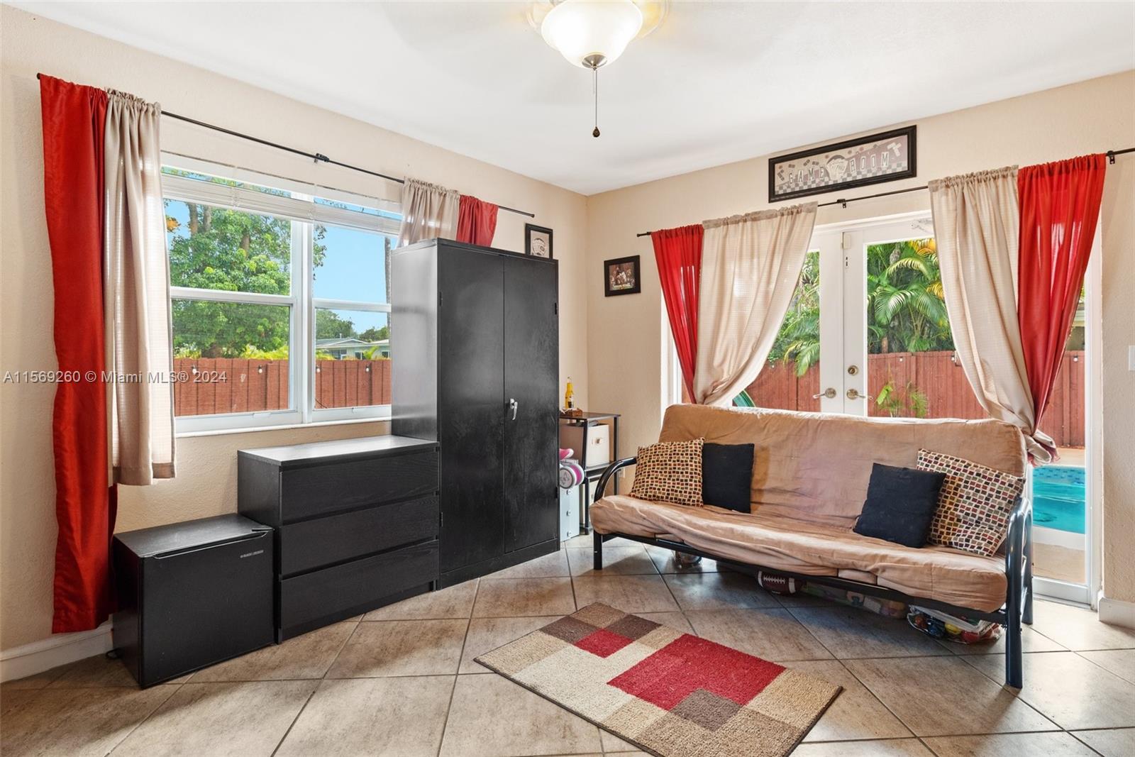 Listing Photo 9