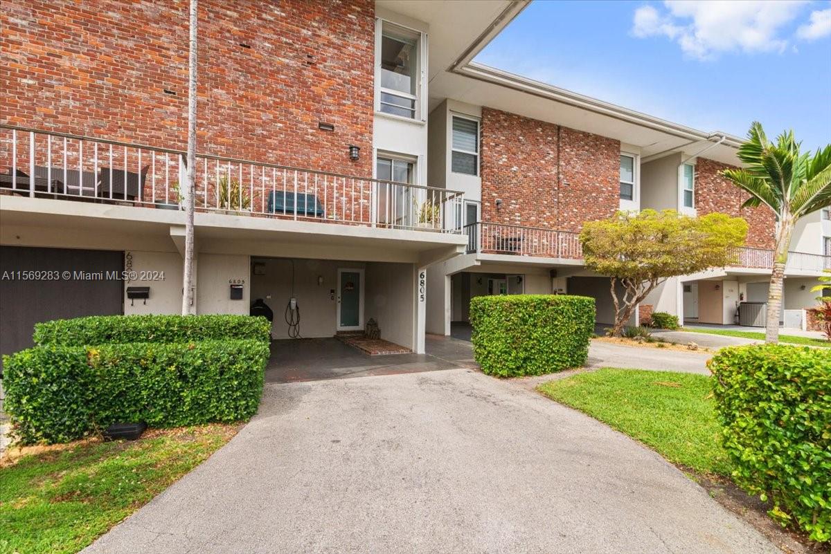 6805 Brookline Dr 6805, Hialeah, Florida 33015, 3 Bedrooms Bedrooms, ,3 BathroomsBathrooms,Residential,For Sale,6805 Brookline Dr 6805,A11569283