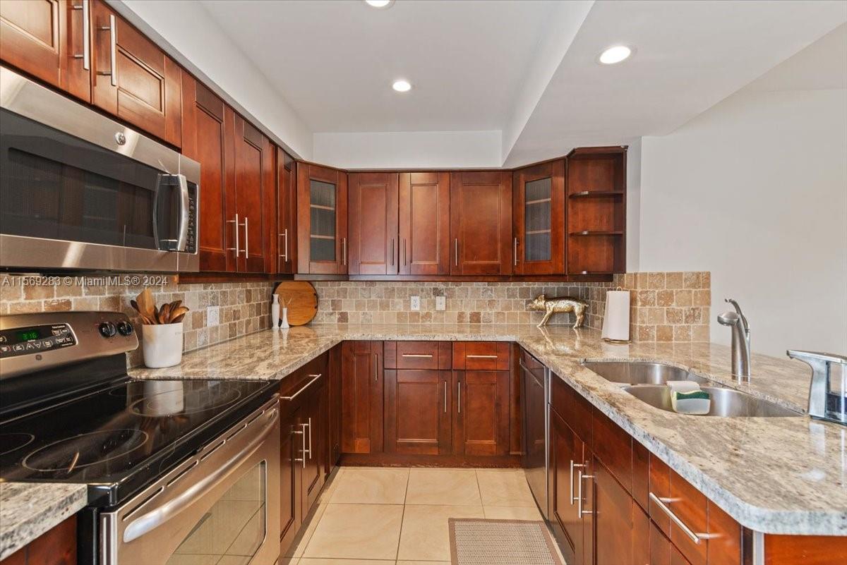 6805 Brookline Dr 6805, Hialeah, Florida 33015, 3 Bedrooms Bedrooms, ,3 BathroomsBathrooms,Residential,For Sale,6805 Brookline Dr 6805,A11569283