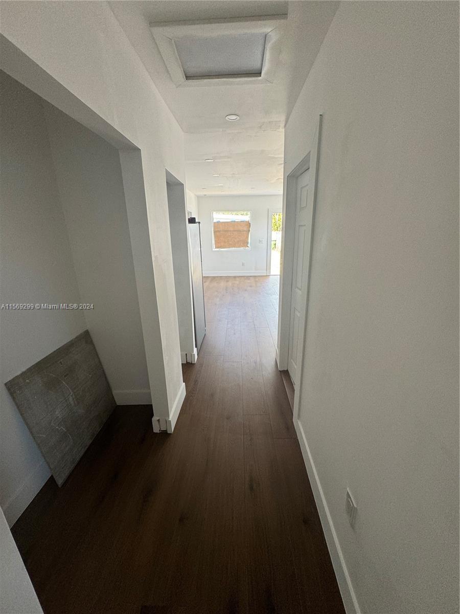 517 NW 1st Ave 1, Hallandale Beach, Florida 33009, 3 Bedrooms Bedrooms, ,1 BathroomBathrooms,Residentiallease,For Rent,517 NW 1st Ave 1,A11569299