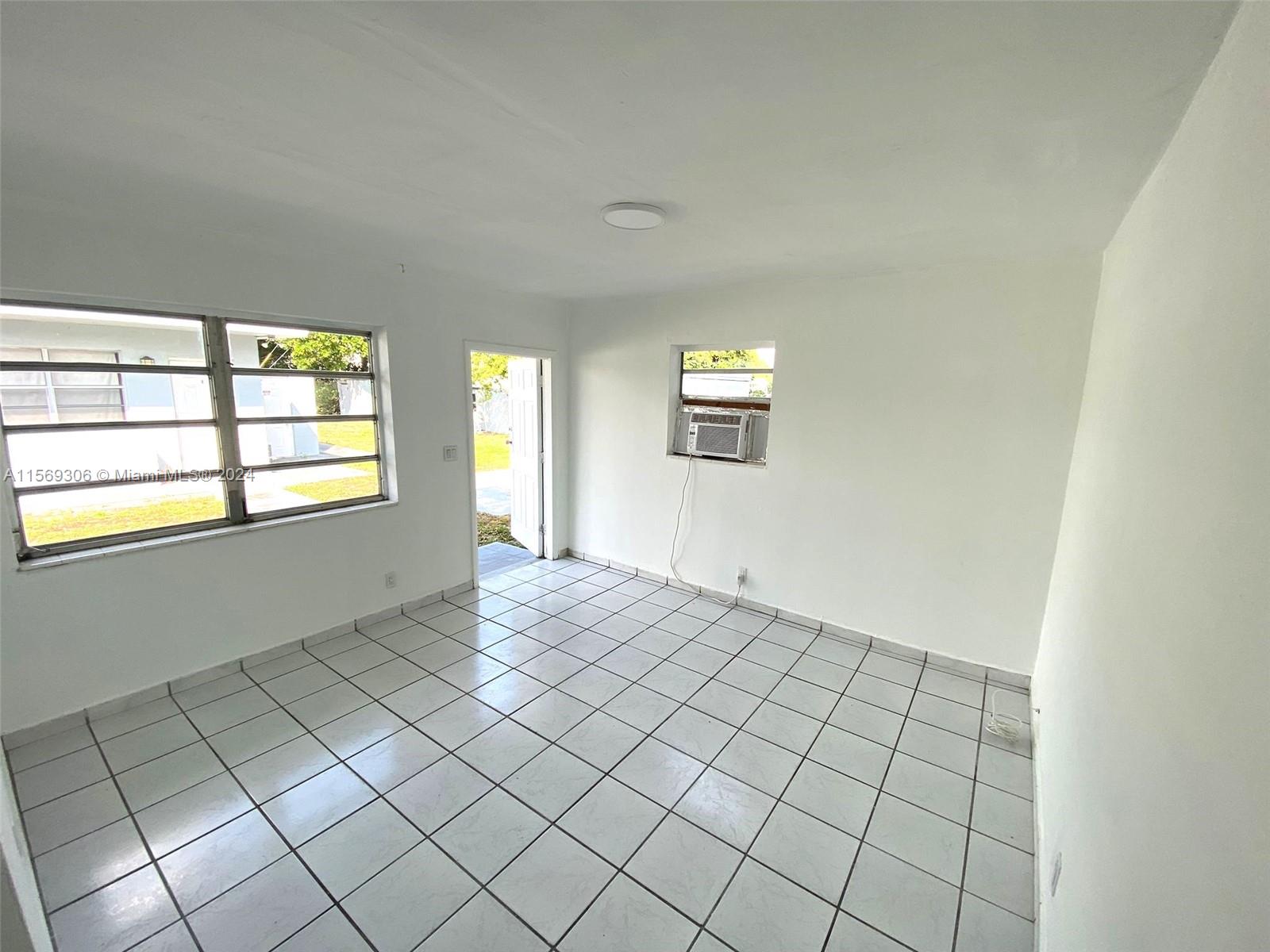 6025 Polk St 4, Hollywood, Florida 33024, 1 Bedroom Bedrooms, ,1 BathroomBathrooms,Residentiallease,For Rent,6025 Polk St 4,A11569306