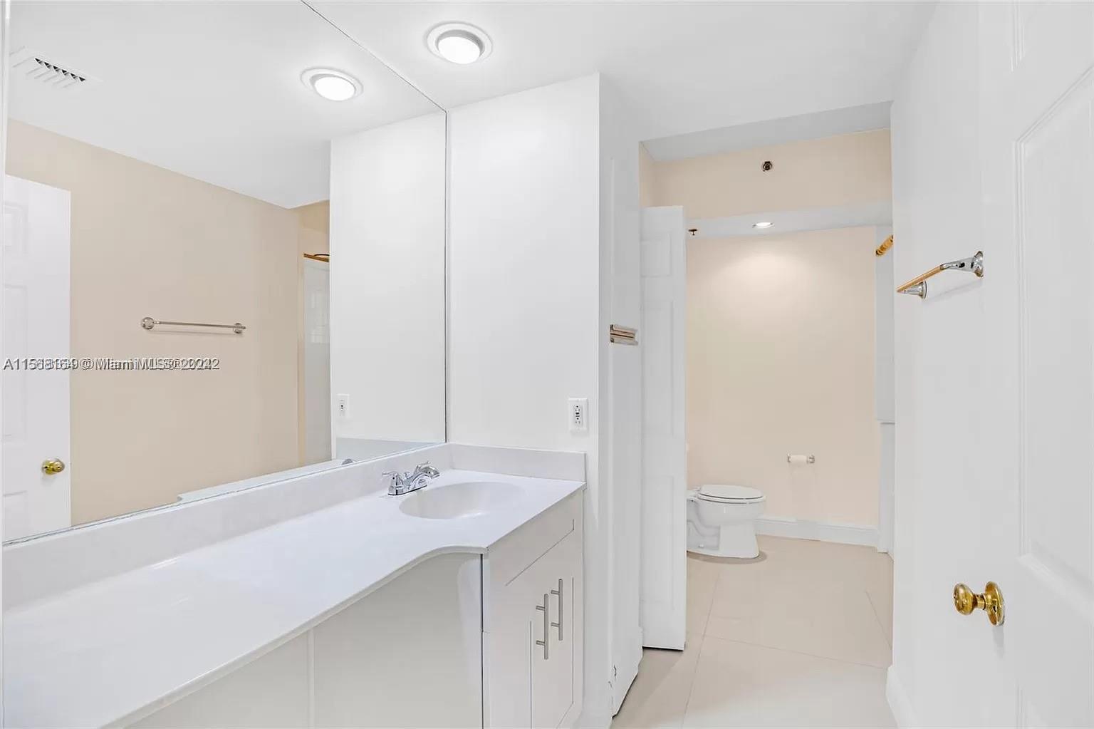 3255 NE 184th St 12104, Aventura, Florida 33160, 2 Bedrooms Bedrooms, ,2 BathroomsBathrooms,Residential,For Sale,3255 NE 184th St 12104,A11568164