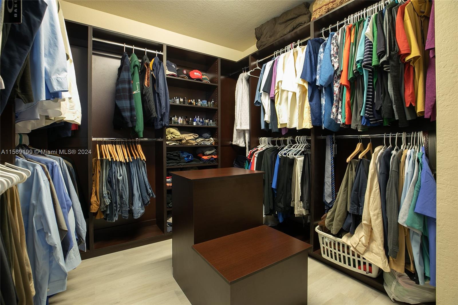 15424 SW 175th St, Miami, Florida 33187, 5 Bedrooms Bedrooms, ,3 BathroomsBathrooms,Residential,For Sale,15424 SW 175th St,A11569199