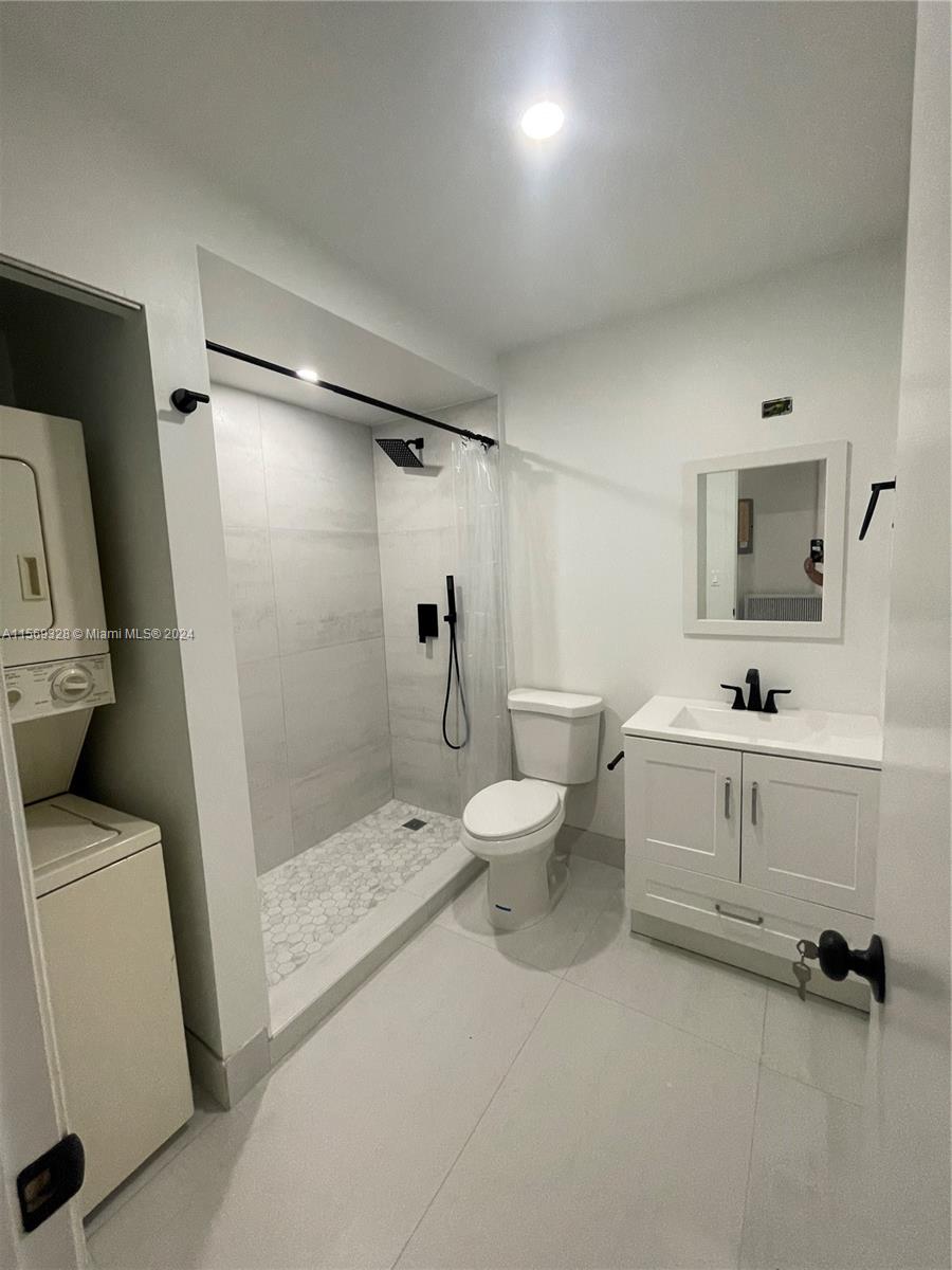 10016 Winding Lake Rd 202, Sunrise, Florida 33351, 2 Bedrooms Bedrooms, ,2 BathroomsBathrooms,Residentiallease,For Rent,10016 Winding Lake Rd 202,A11569328