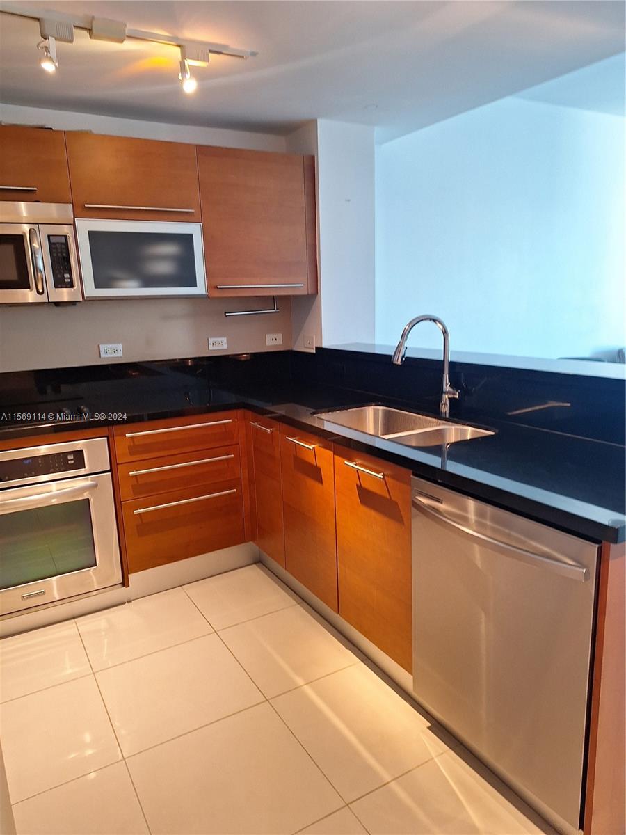 253 NE 2nd St 2606, Miami, Florida 33132, 1 Bedroom Bedrooms, ,1 BathroomBathrooms,Residentiallease,For Rent,253 NE 2nd St 2606,A11569114