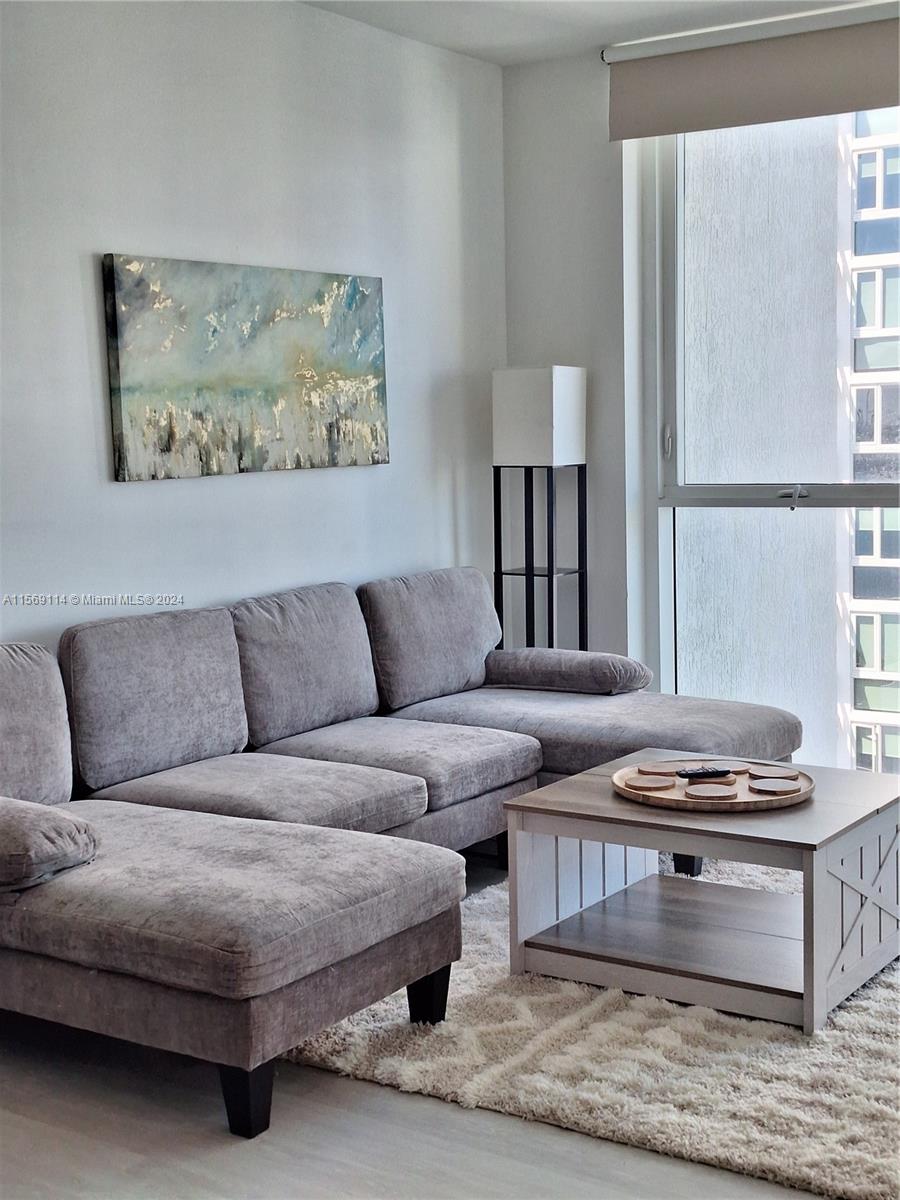 253 NE 2nd St 2606, Miami, Florida 33132, 1 Bedroom Bedrooms, ,1 BathroomBathrooms,Residentiallease,For Rent,253 NE 2nd St 2606,A11569114