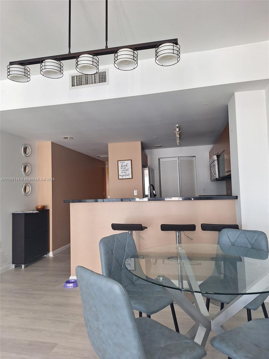 253 NE 2nd St 2606, Miami, Florida 33132, 1 Bedroom Bedrooms, ,1 BathroomBathrooms,Residentiallease,For Rent,253 NE 2nd St 2606,A11569114