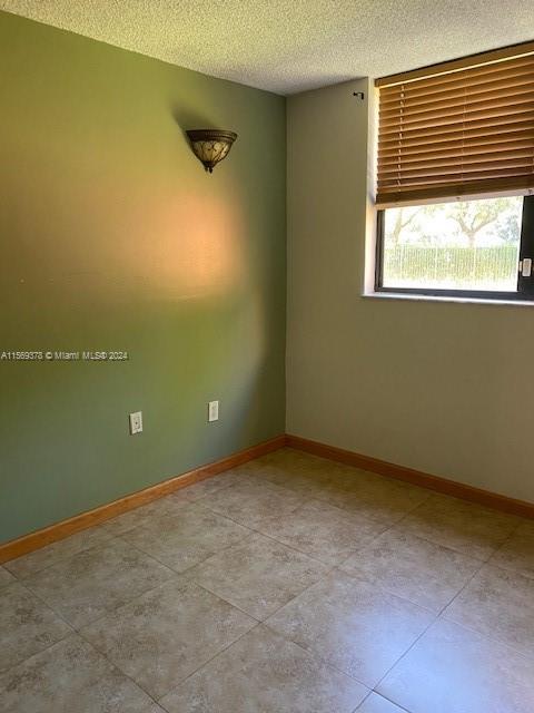 8004 SW 149th Ave C102, Miami, Florida 33193, 2 Bedrooms Bedrooms, ,2 BathroomsBathrooms,Residentiallease,For Rent,8004 SW 149th Ave C102,A11569378