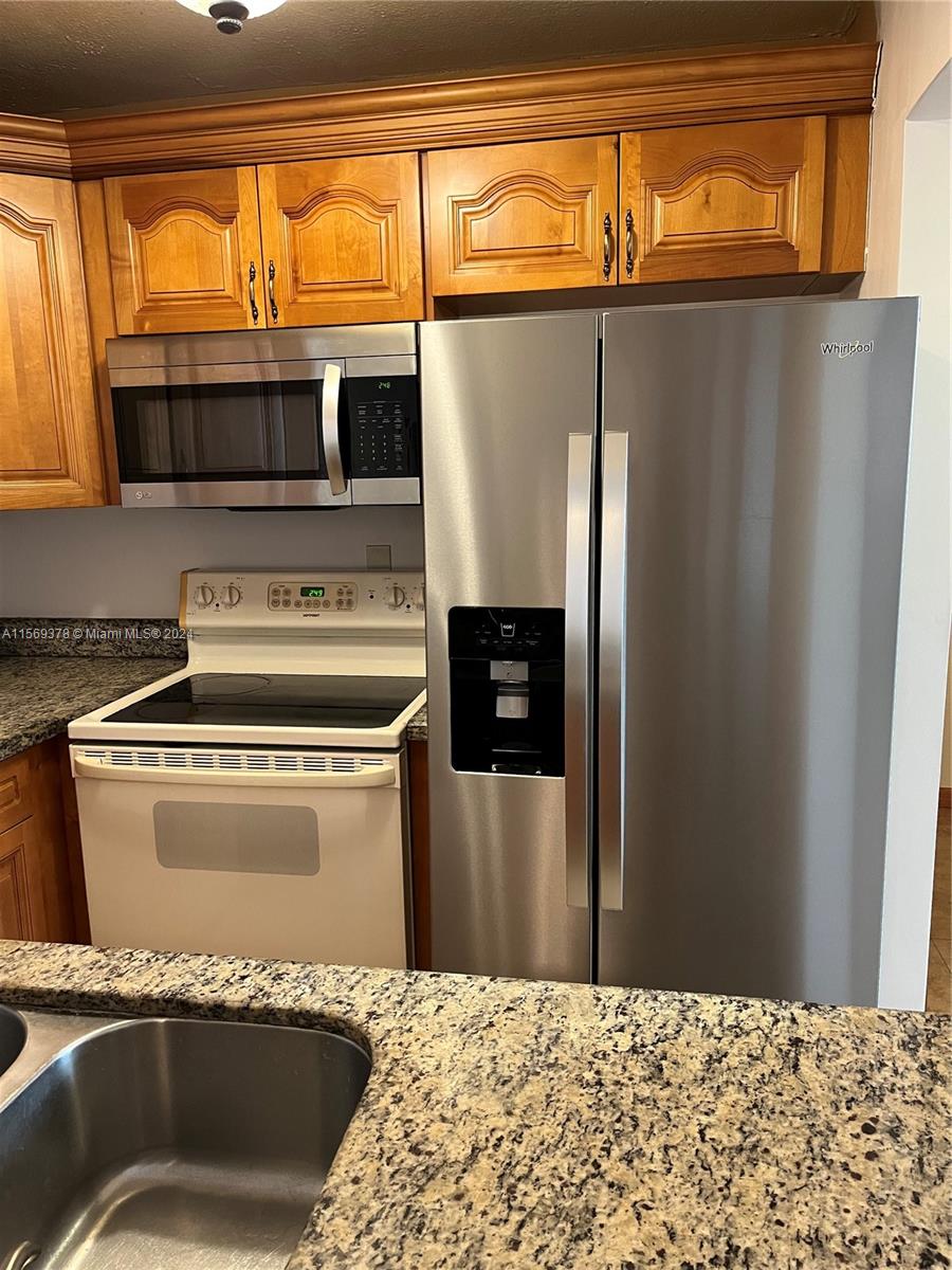 8004 SW 149th Ave C102, Miami, Florida 33193, 2 Bedrooms Bedrooms, ,2 BathroomsBathrooms,Residentiallease,For Rent,8004 SW 149th Ave C102,A11569378