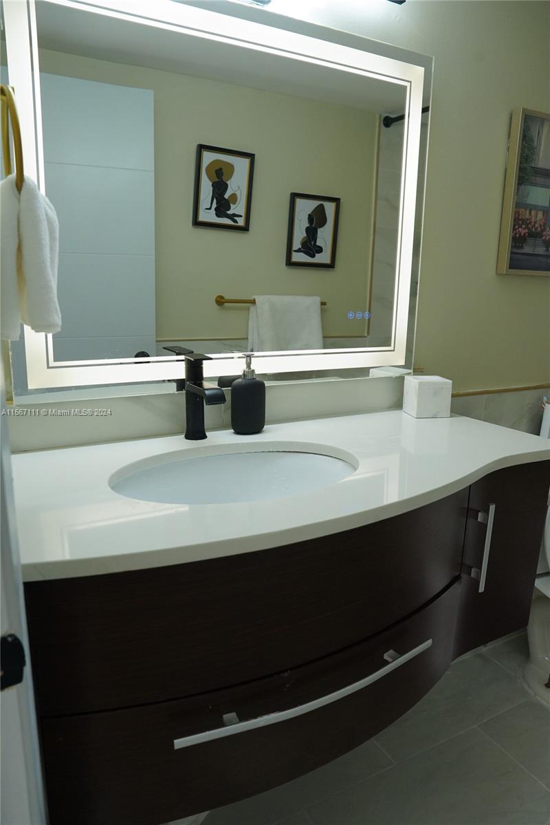 2500 Parkview Dr 904, Hallandale Beach, Florida 33009, 1 Bedroom Bedrooms, ,1 BathroomBathrooms,Residentiallease,For Rent,2500 Parkview Dr 904,A11567111