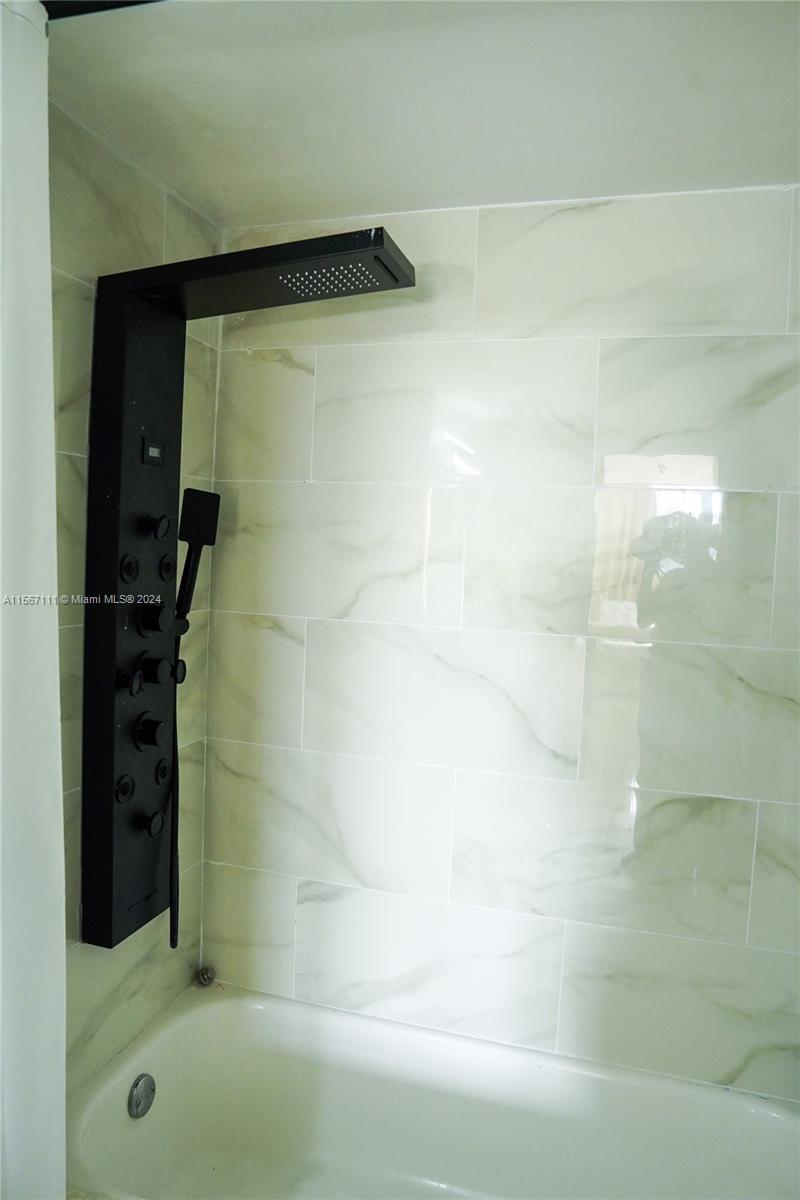 2500 Parkview Dr 904, Hallandale Beach, Florida 33009, 1 Bedroom Bedrooms, ,1 BathroomBathrooms,Residentiallease,For Rent,2500 Parkview Dr 904,A11567111