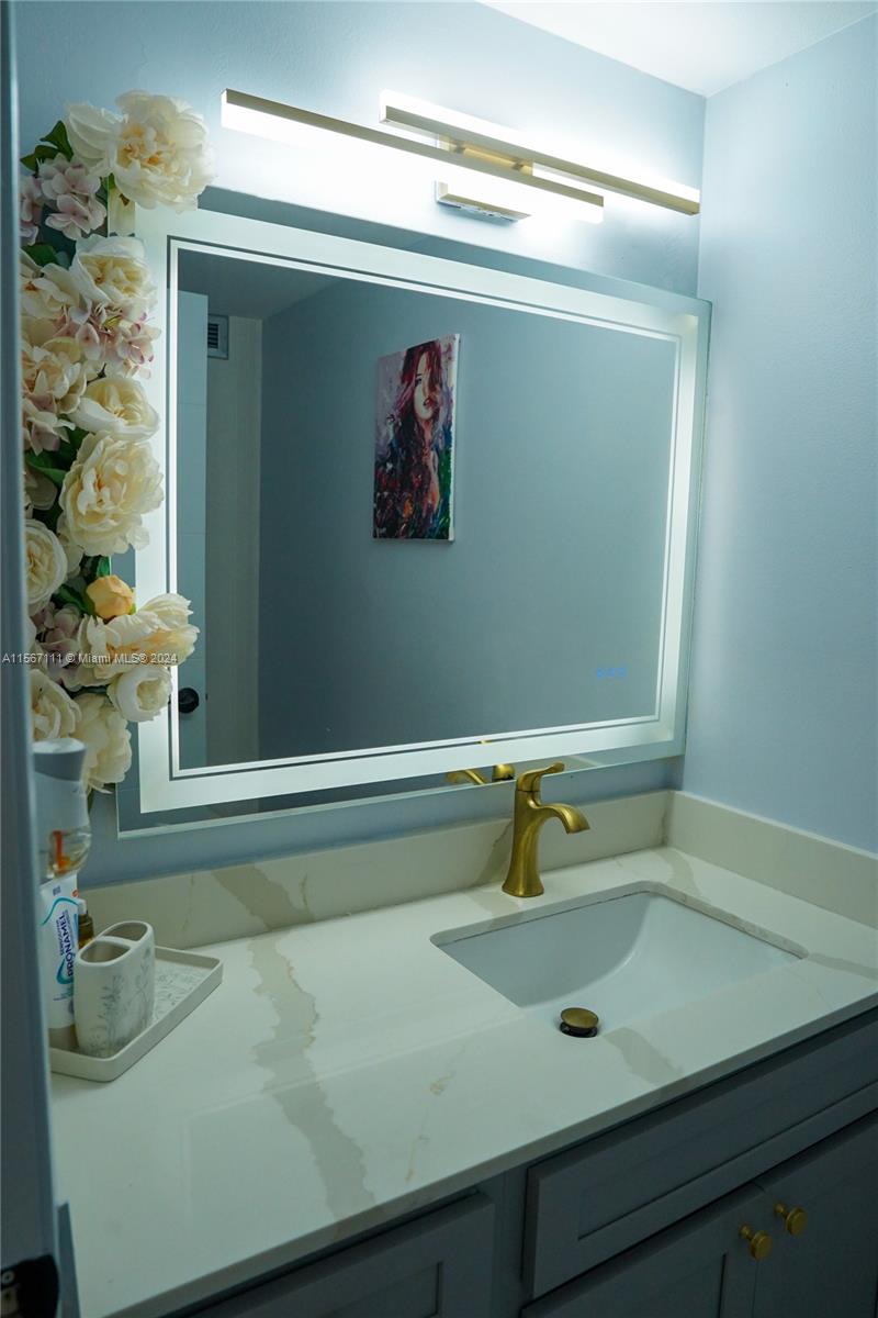 2500 Parkview Dr 904, Hallandale Beach, Florida 33009, 1 Bedroom Bedrooms, ,1 BathroomBathrooms,Residentiallease,For Rent,2500 Parkview Dr 904,A11567111