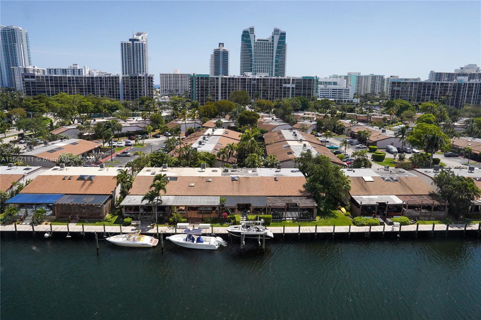 2500 Parkview Dr 904, Hallandale Beach, Florida 33009, 1 Bedroom Bedrooms, ,1 BathroomBathrooms,Residentiallease,For Rent,2500 Parkview Dr 904,A11567111